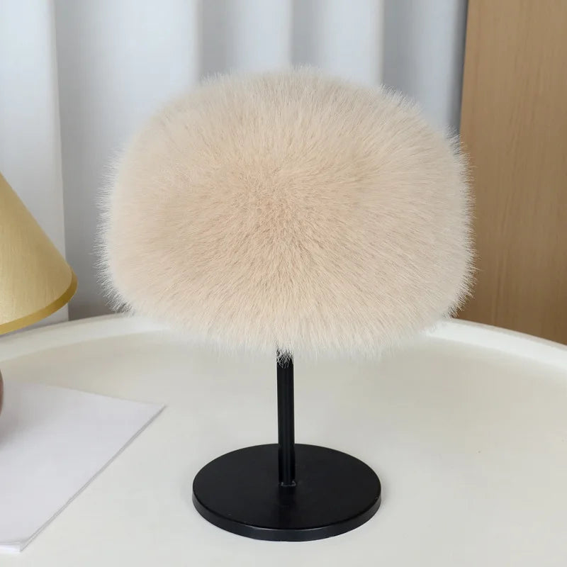 Flauschige Damenmütze für Herbst und Winter – Modische, einfarbige Wintermütze im koreanischen Stil. Warm gefüttert, weich und angenehm zu tragen, perfekt für kalte Tage und stylische Winter-Outfits.