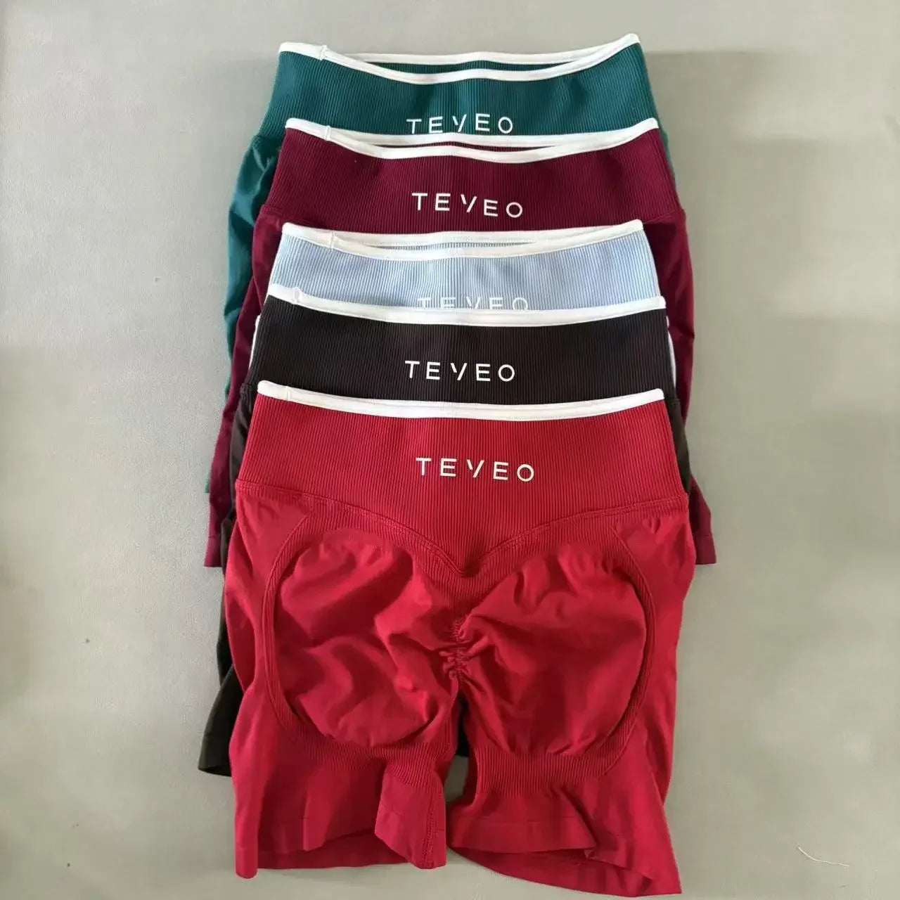 TEVEO  Scrunch Shorts elastisch, atmungsaktiv & figurformend